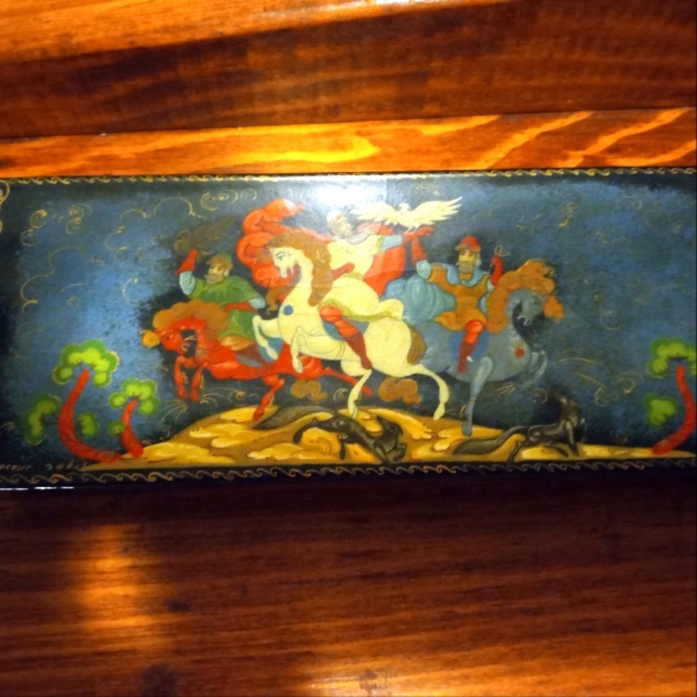 Vintage Palekh hand painted & signed box